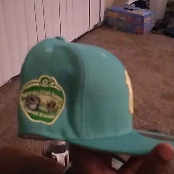 Hat collection - Picture 15 of 17